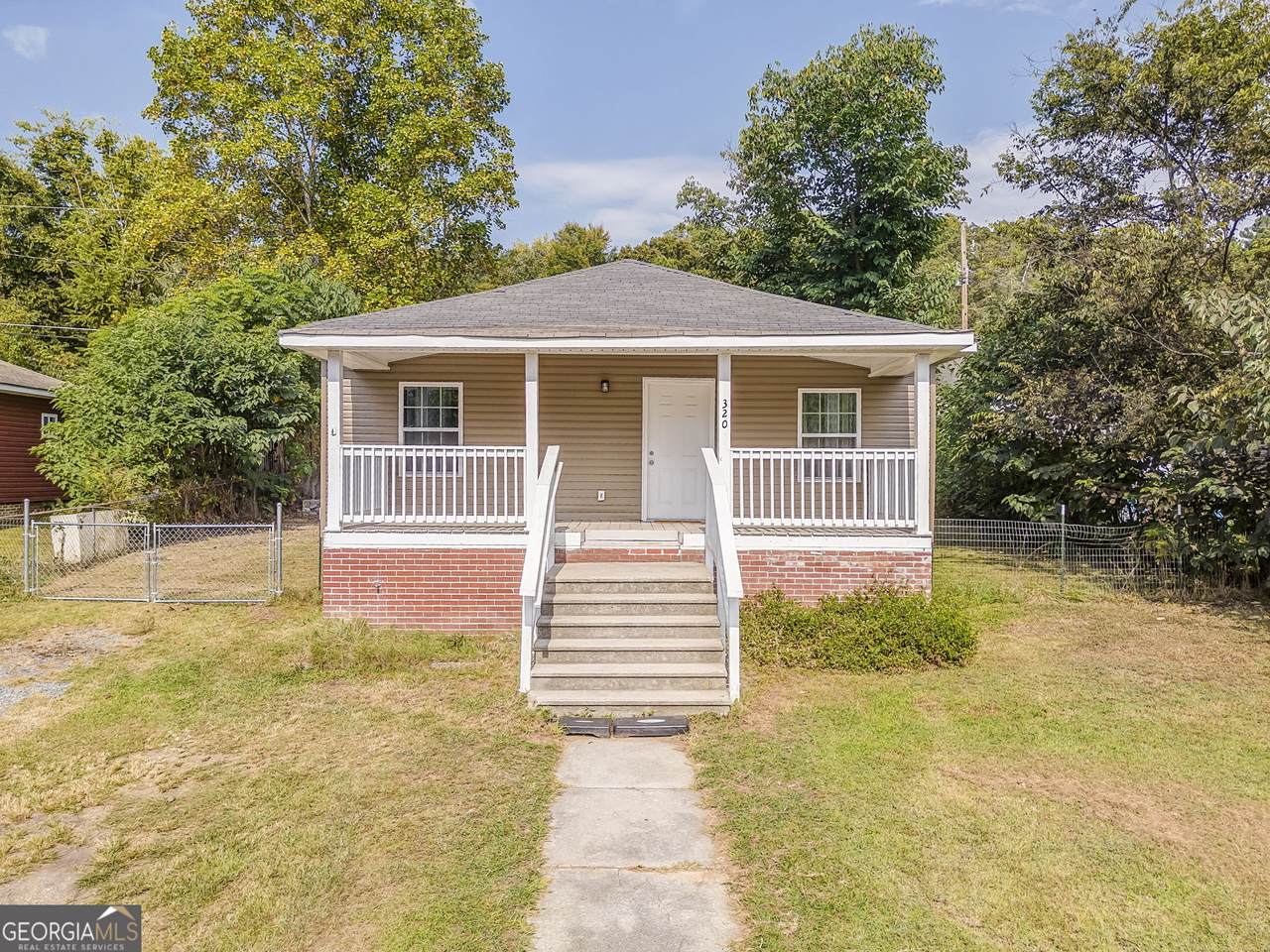 320 3rd - Shannon Street - Photo 1