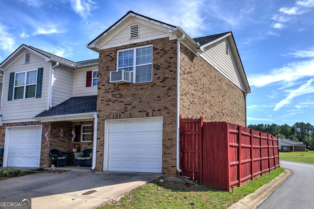 110 Princeton Avenue - Photo 1