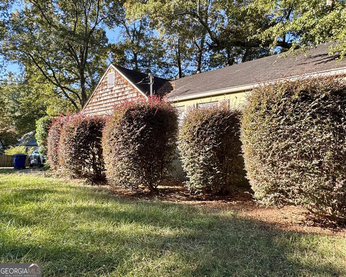 1070 Jolly Avenue - Photo 1