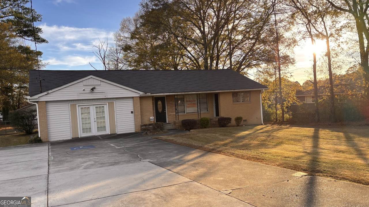 724 King Road - Photo 1