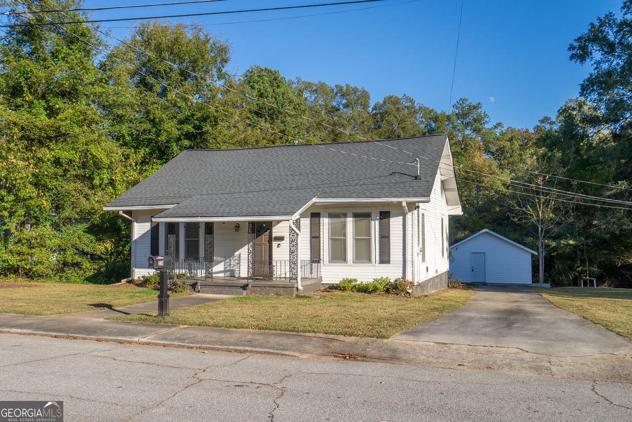 239 Boulevard - Photo 1