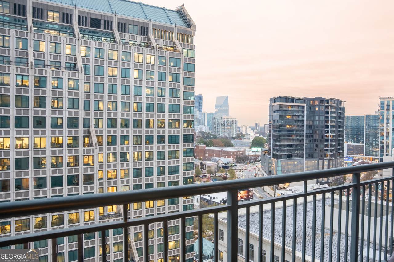 3040 Peachtree Road - Photo 1