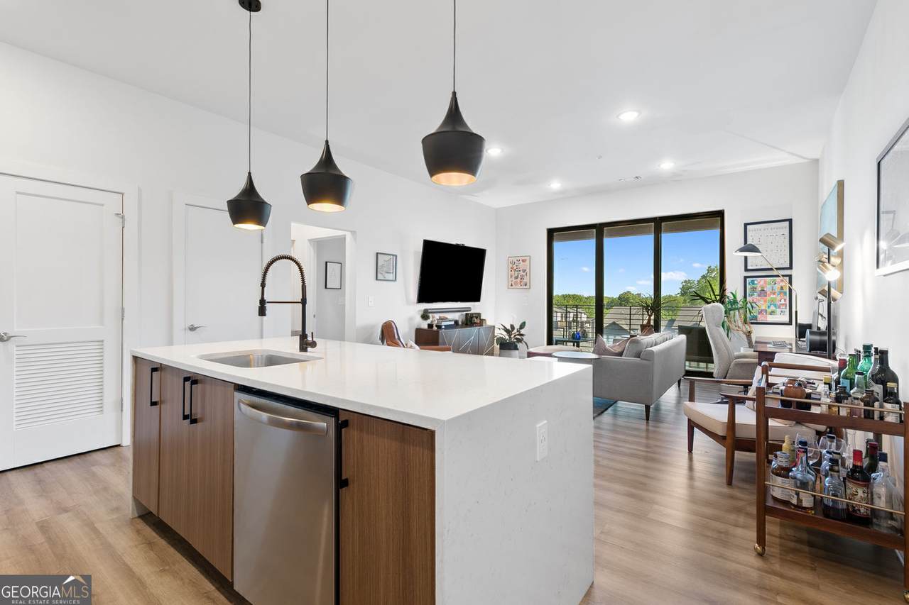 112 Rogers Street - Photo 1