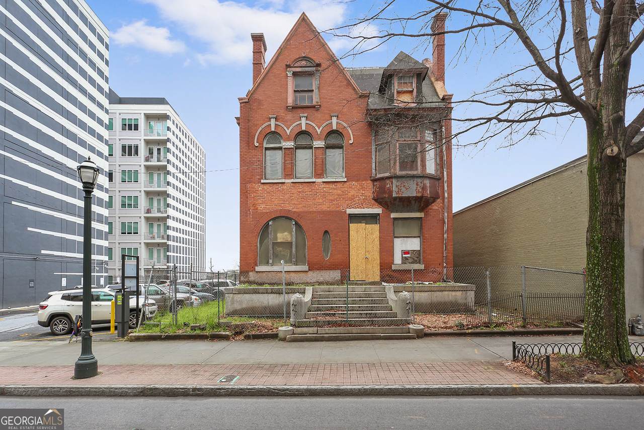 537 Peachtree Street - Photo 1