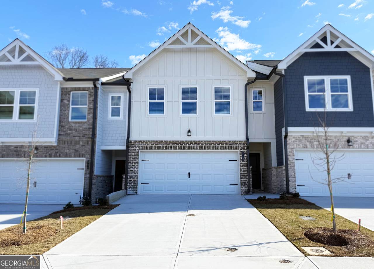 360 Sinclair Court - Photo 1