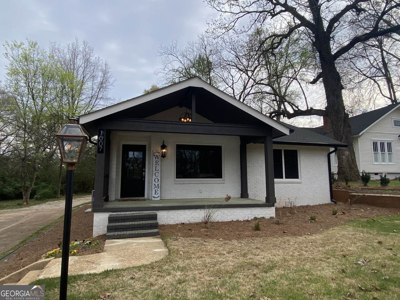 1007 Vernon Street - Photo 1