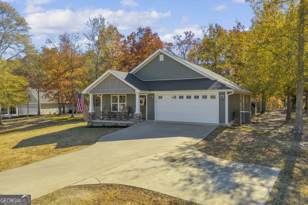 323 North Point - Photo 1