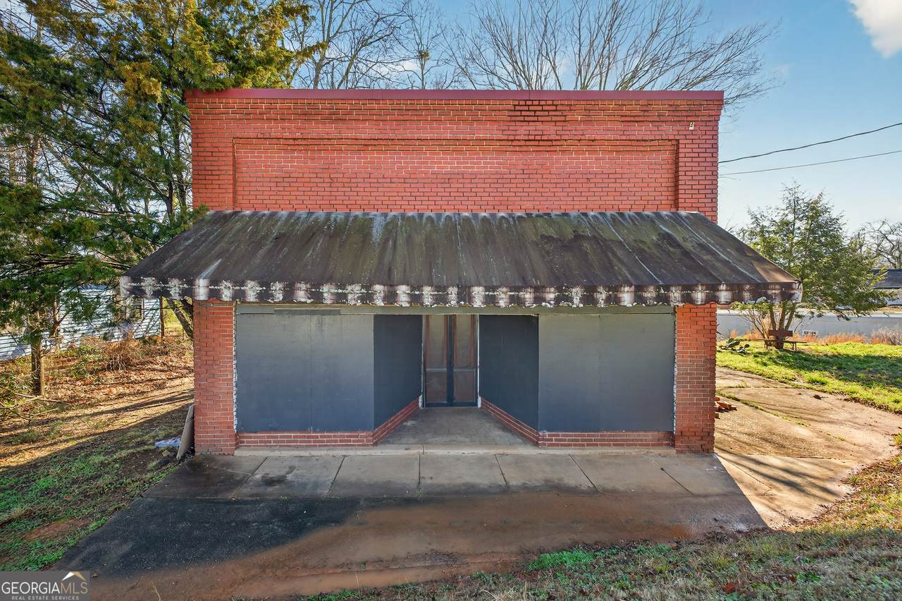 304 Cherokee Road - Photo 1