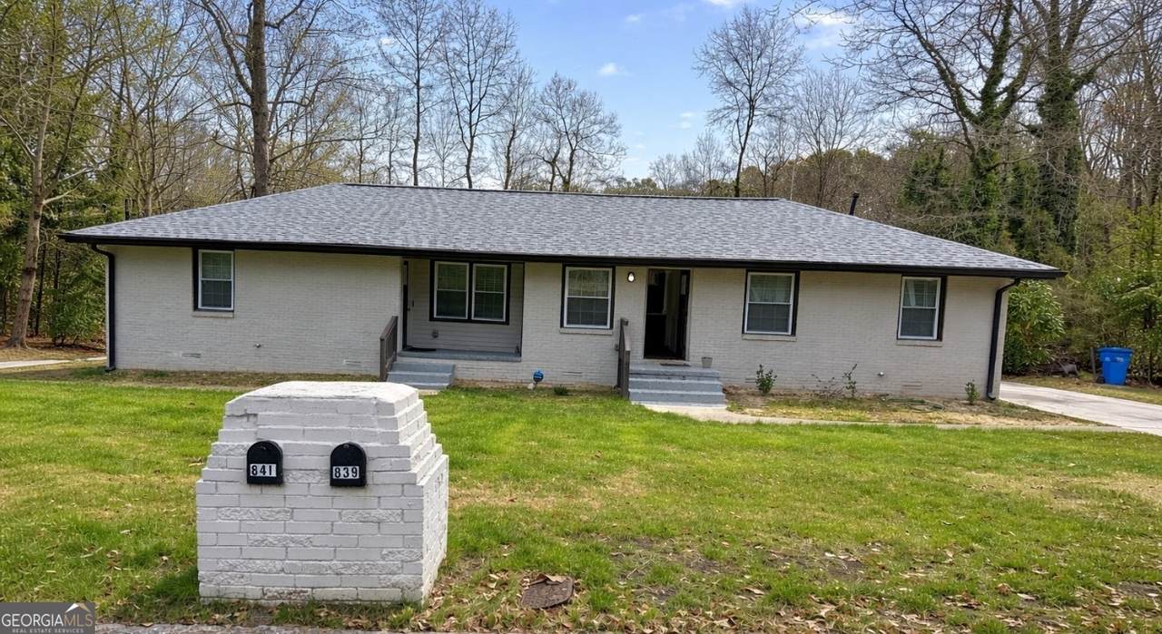 839 Commodore Drive - Photo 1