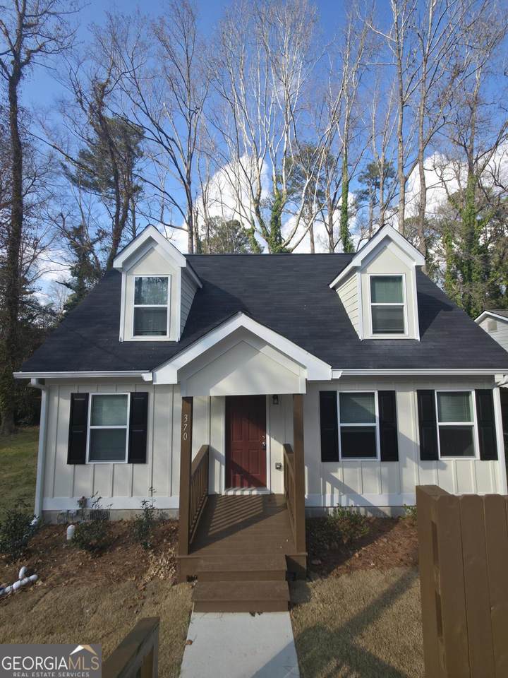 370 Camelot Drive - Photo 1