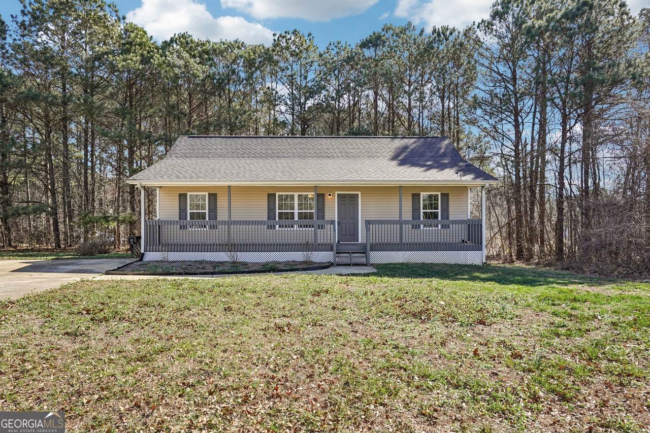 35 Ravenwood Drive - Photo 1