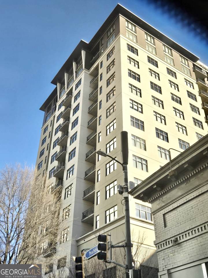 565 Peachtree Street - Photo 1