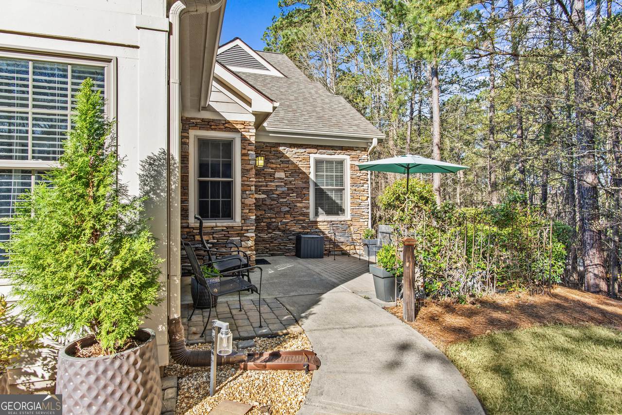 110 Edgewood Court - Photo 1