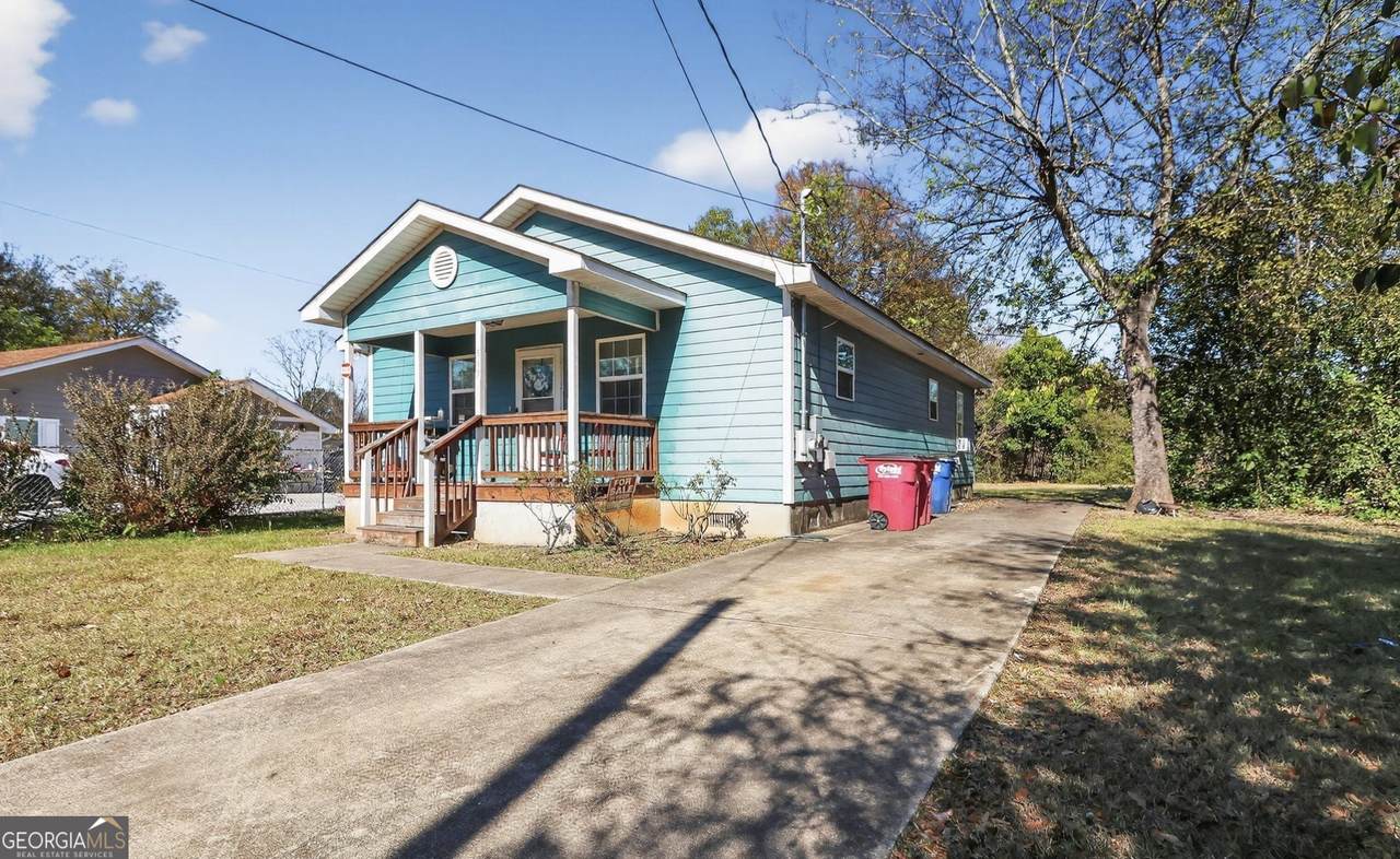 563 Carmen Place - Photo 1