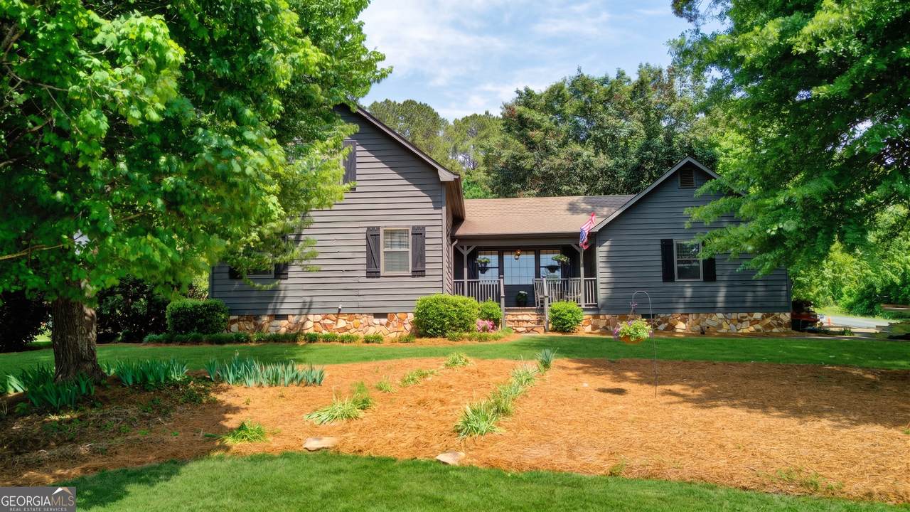 2 Maplewood Square - Photo 1