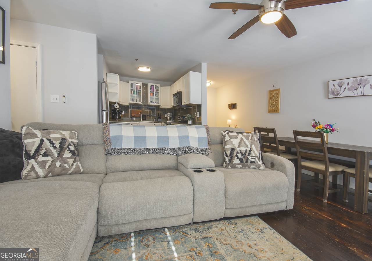 890 Glendale Terrace - Photo 1