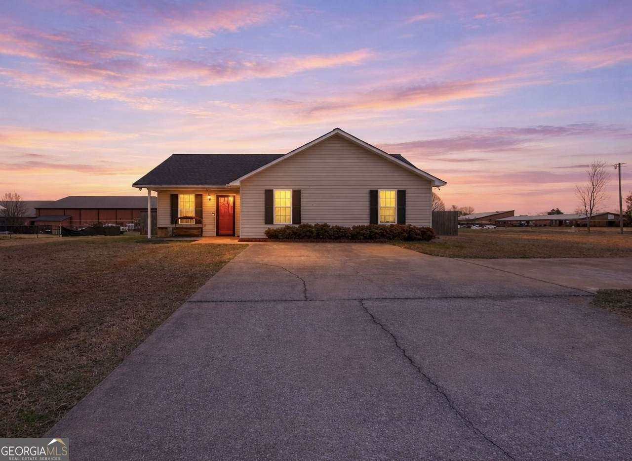 8 Stonegate Drive - Photo 1