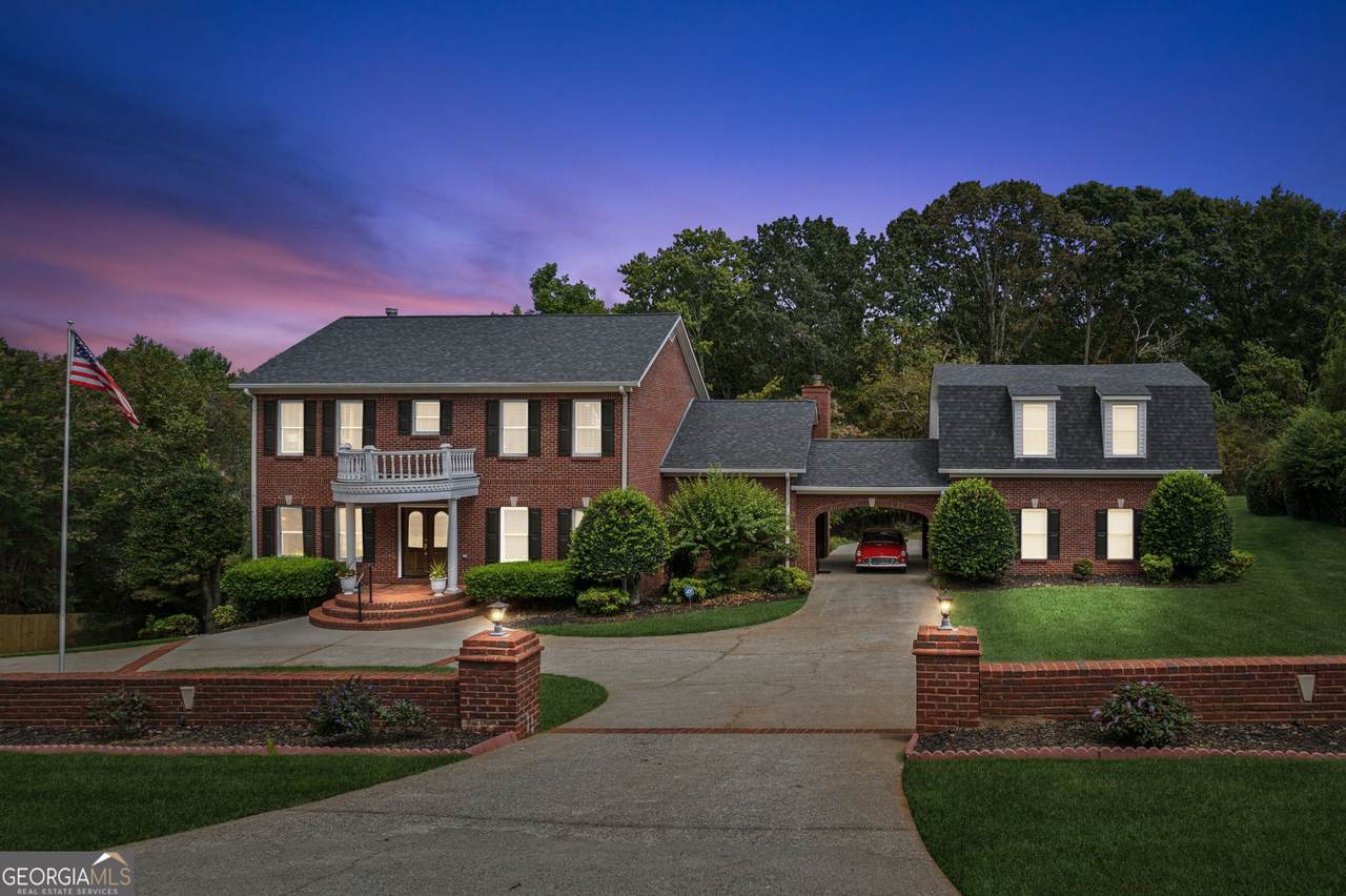 242 Cloudland Road - Photo 1