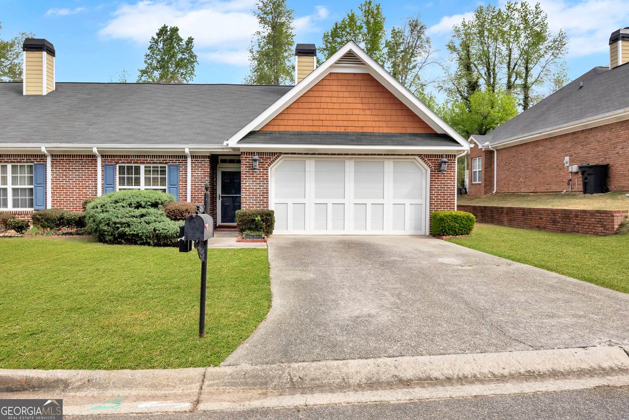 2560 Rosehill Circle - Photo 1