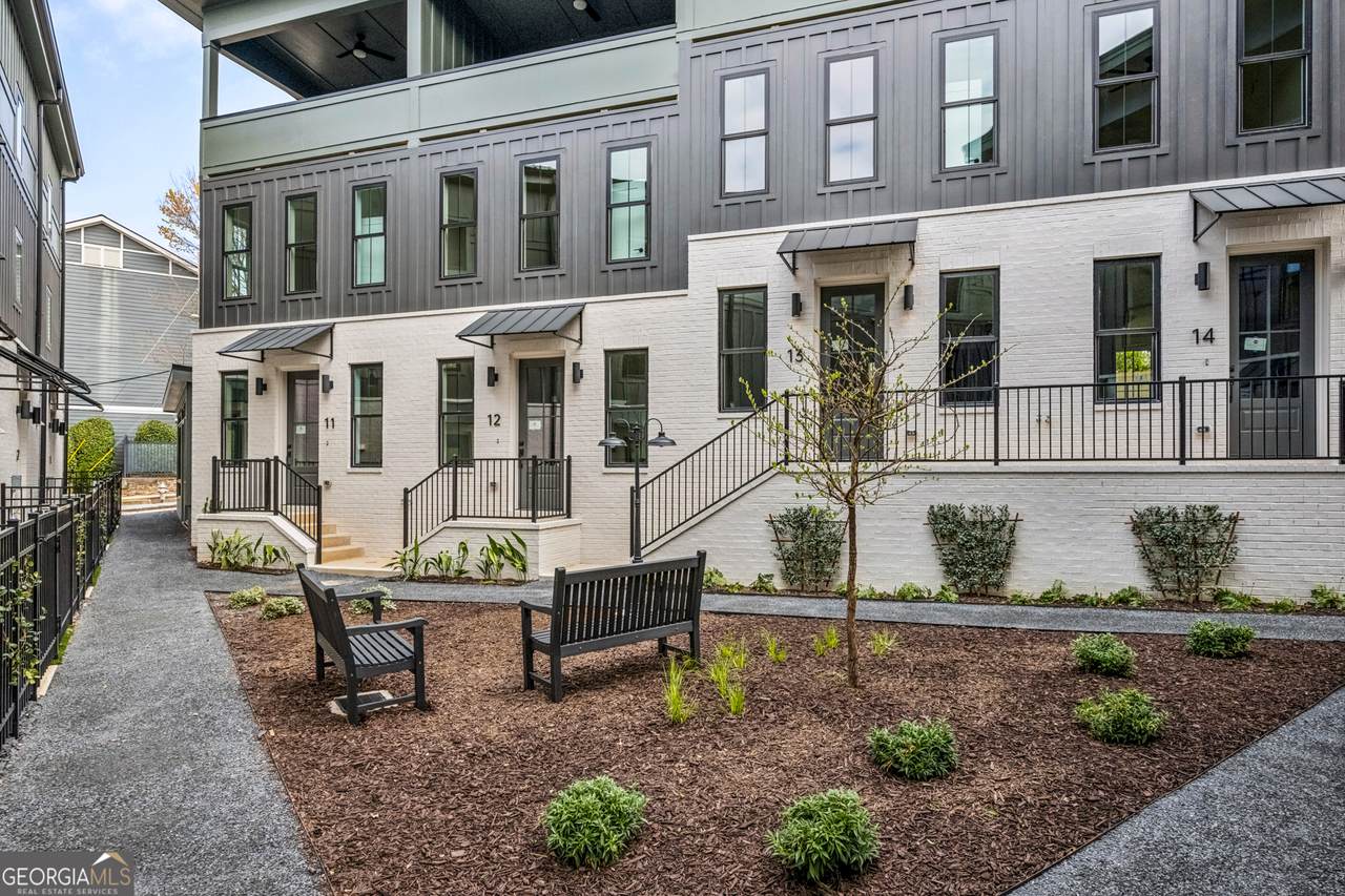 1160 Boulevard - Photo 1