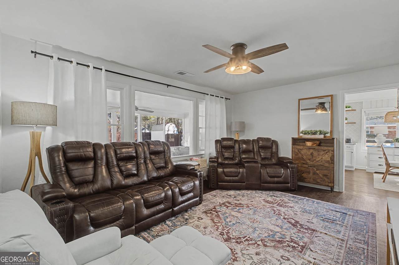 136 Elliott Drive - Photo 1