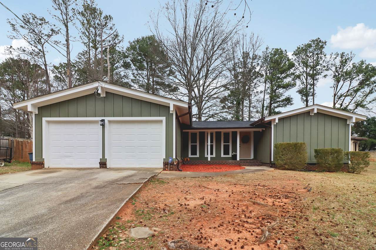 152 Club Circle - Photo 1