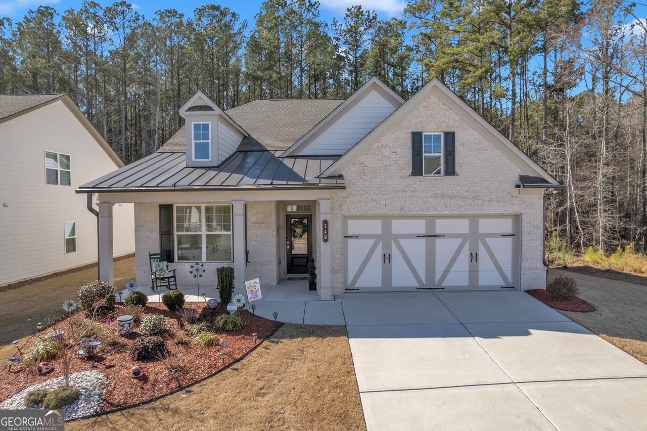 140 Amherst Way - Photo 1