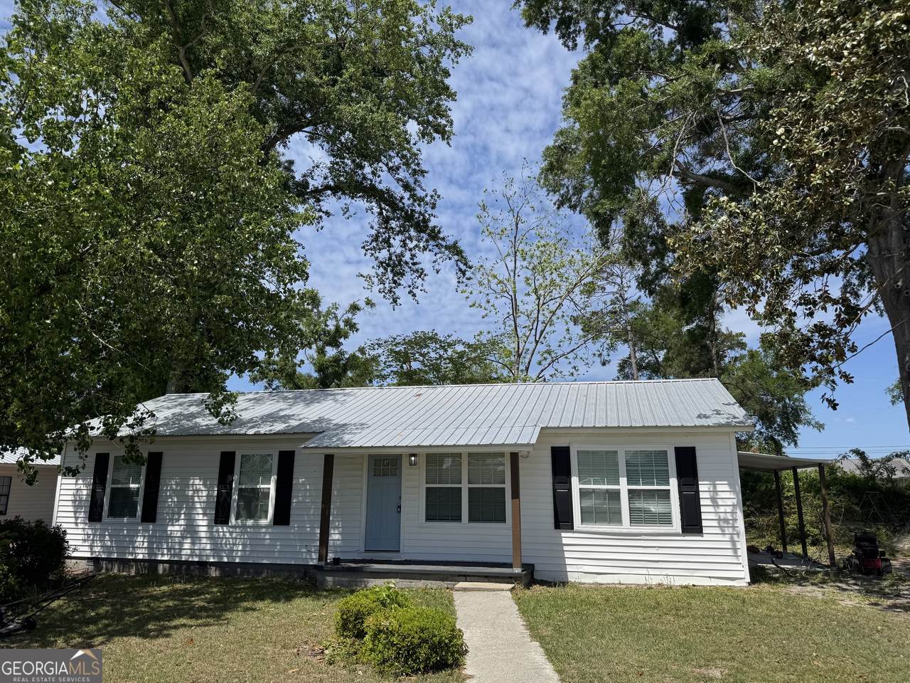 10 Grove Street - Photo 1