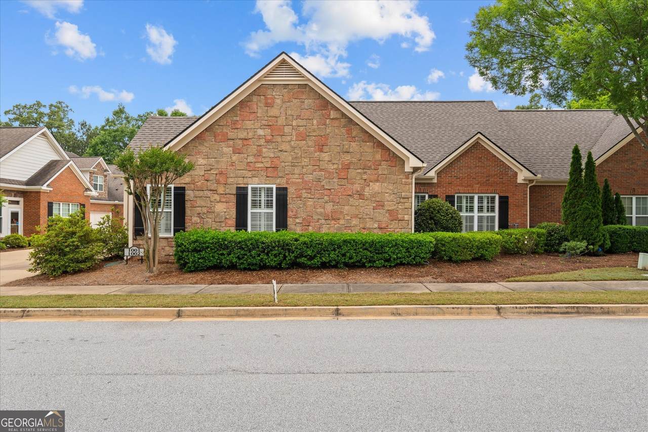 1001 Haven Circle - Photo 1
