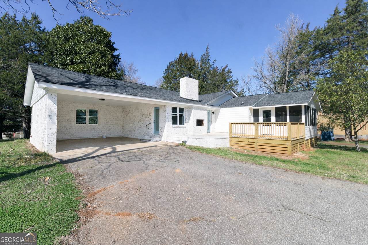100 Williamsburg Lane - Photo 1