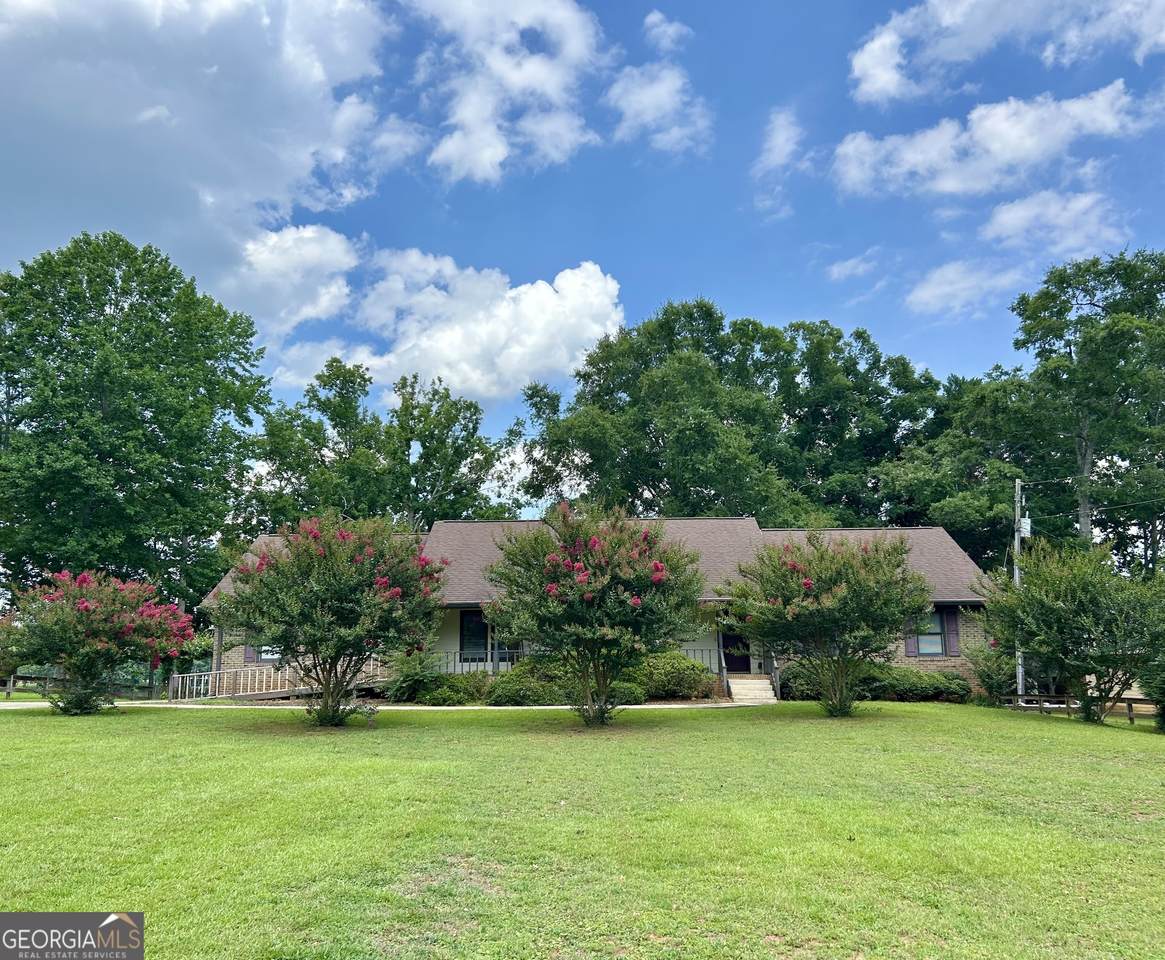 1070 Carpenter Lane - Photo 1
