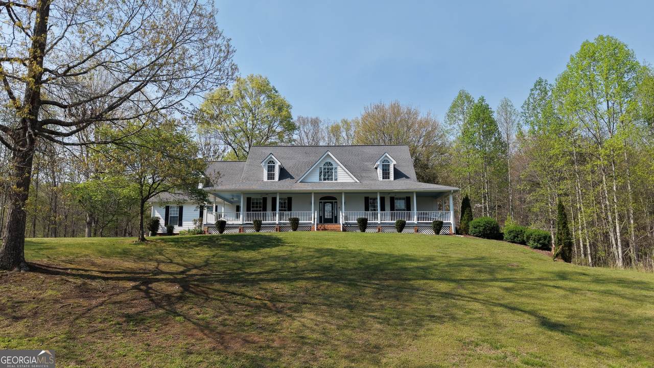 552 Dalrymple Circle - Photo 1