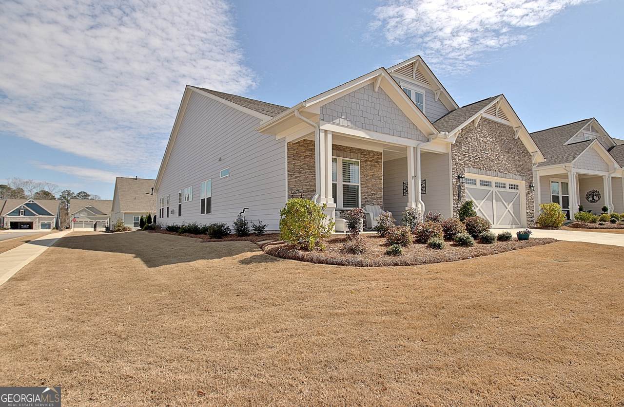 93 Club Cresswind Drive - Photo 1