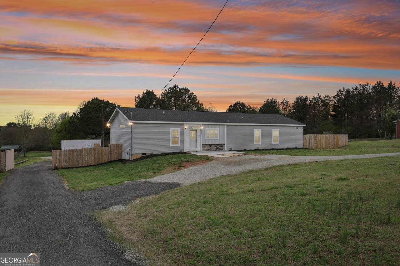 698 Smith Cemetery Road - Photo 1