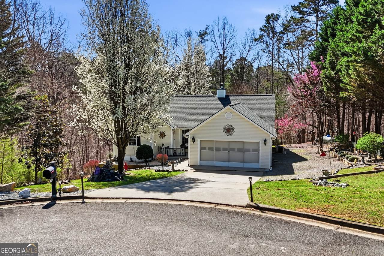 64 Pin Oak Lane - Photo 1