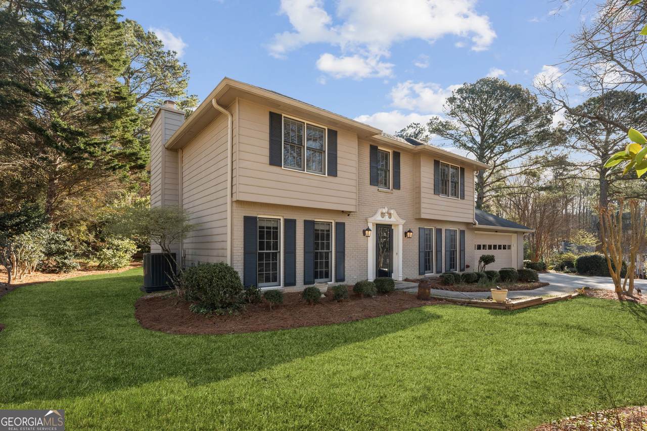 2648 Ravenoaks Place - Photo 1