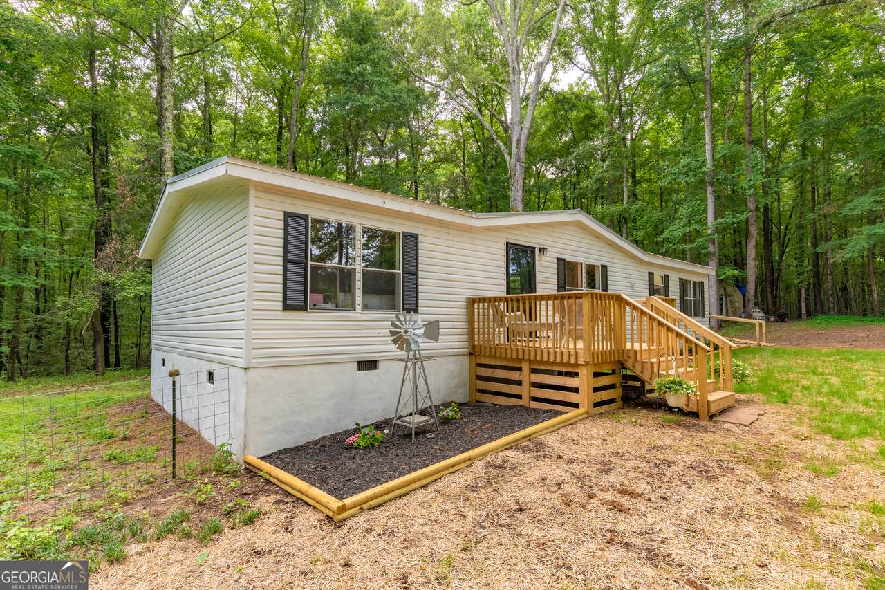 452 Aikenton Road - Photo 1