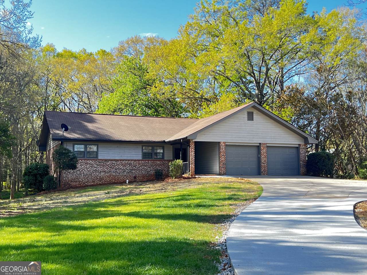 2115 Oak Hill Road - Photo 1