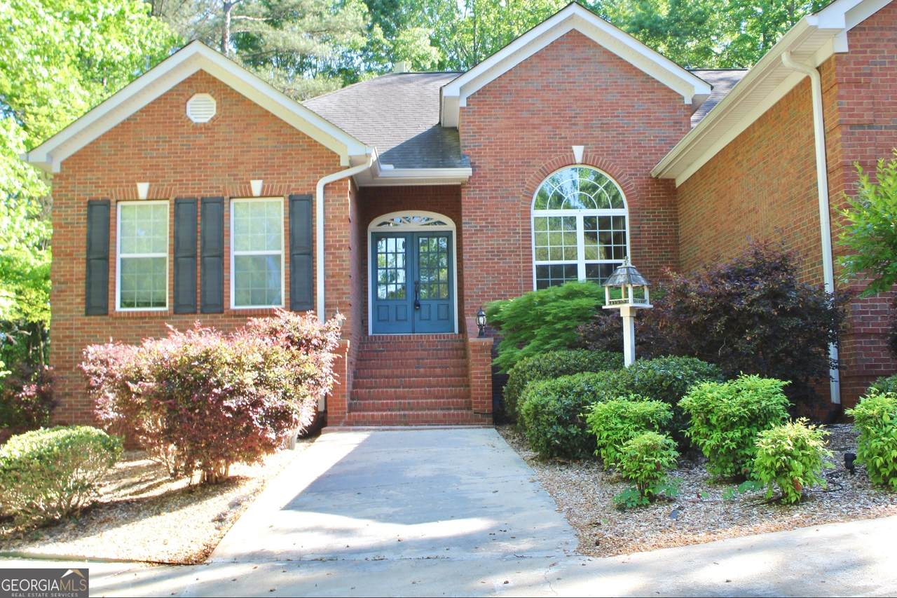 405 Canterbury Drive - Photo 1