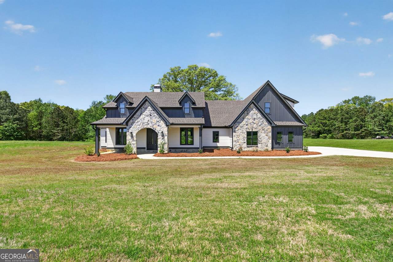 728 Lake Circle Road - Photo 1