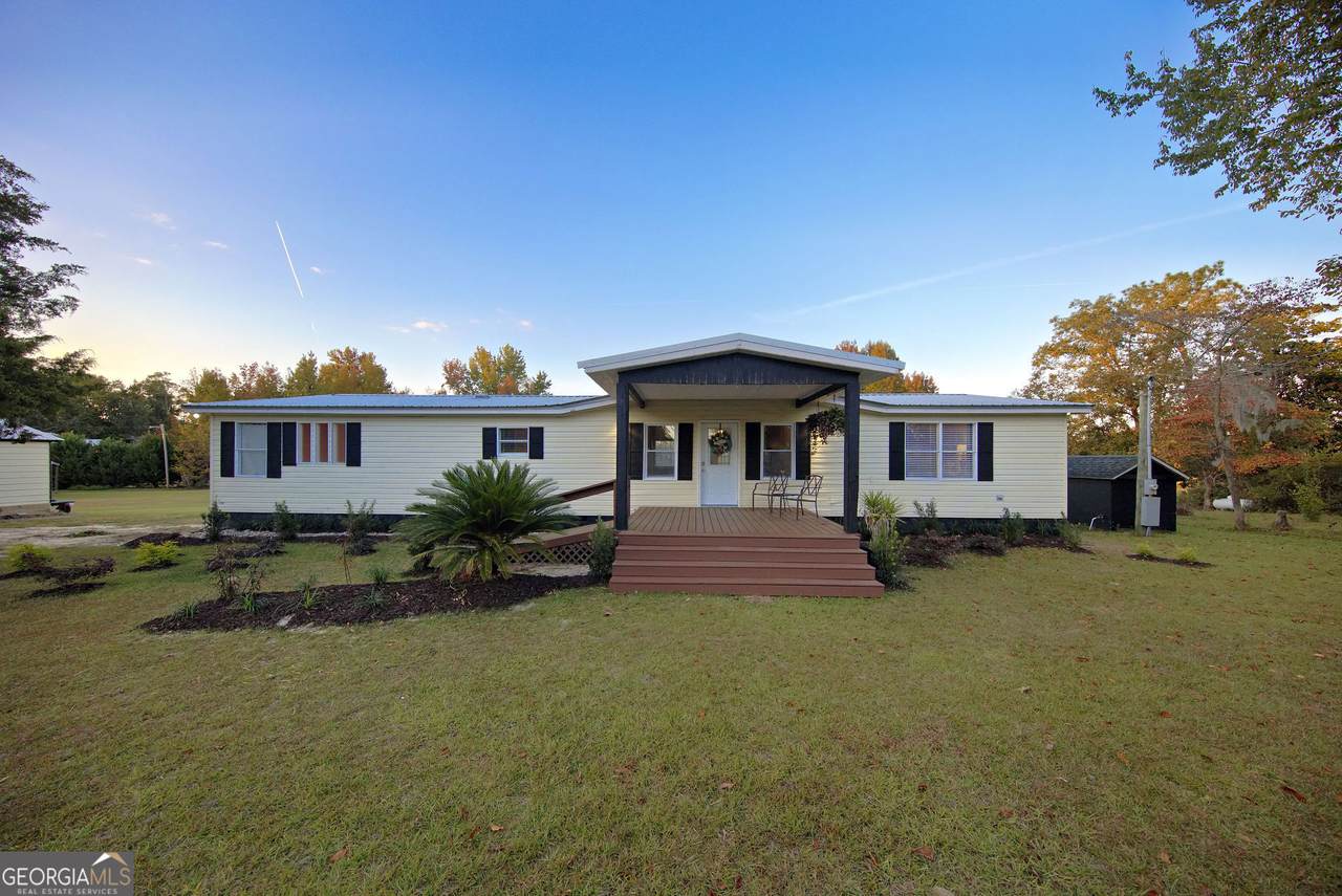 2772 Parkside Drive - Photo 1