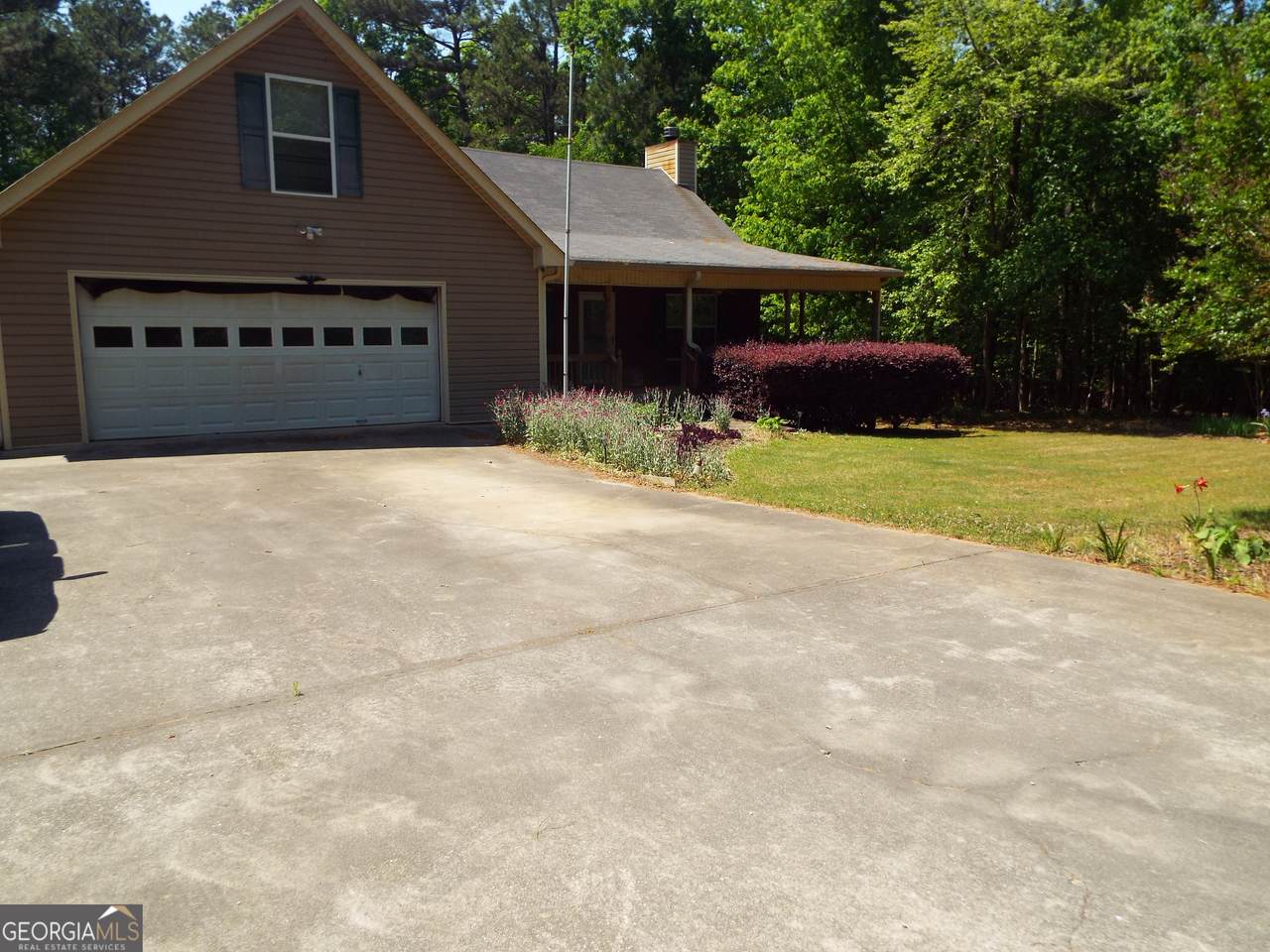 1744 Campbell Road - Photo 1