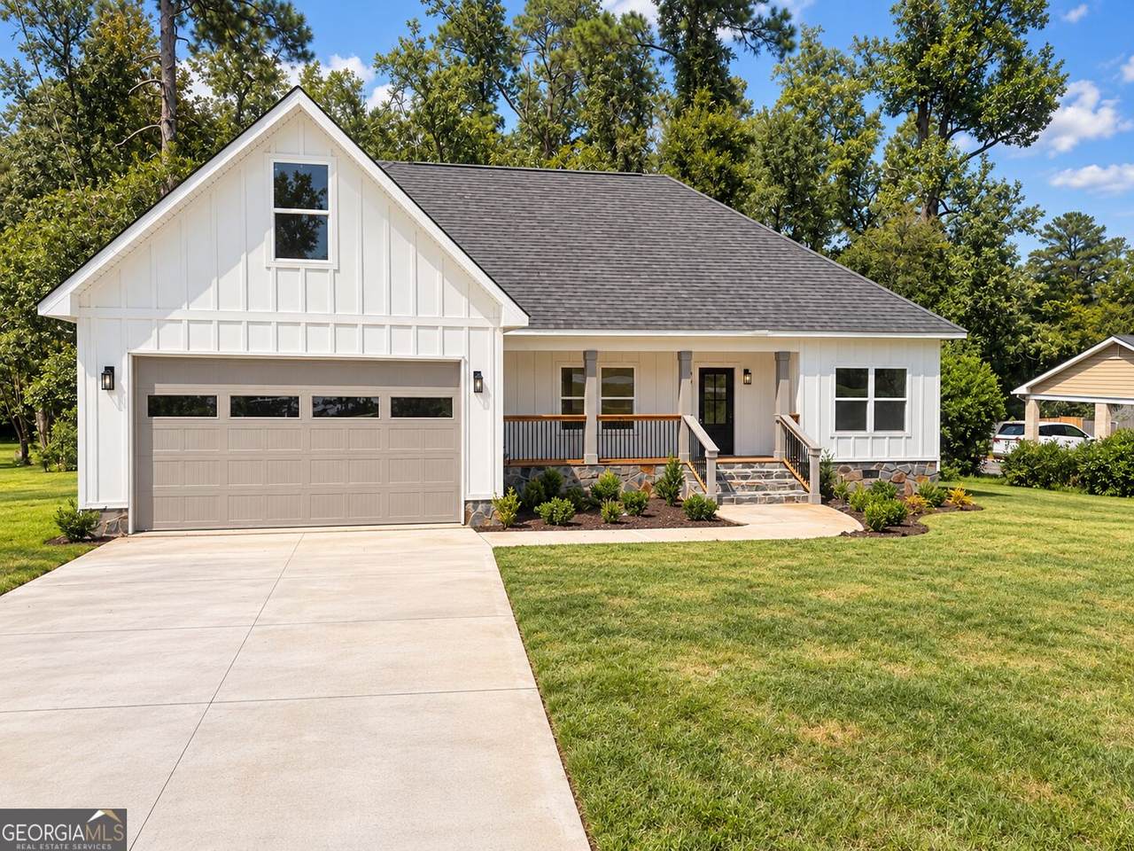 2927 Thornwood Drive - Photo 1