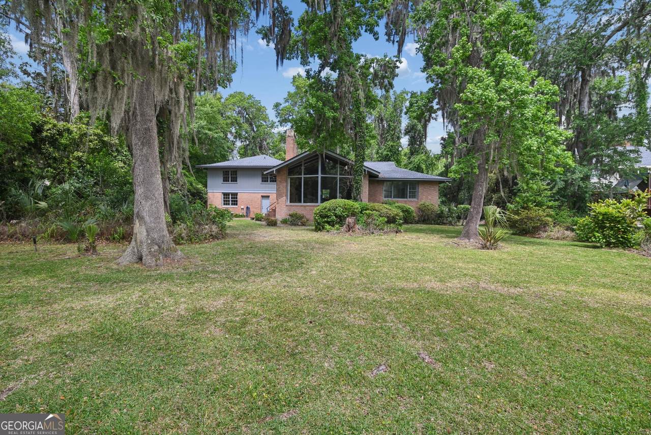 180 Saint Clair Drive - Photo 1