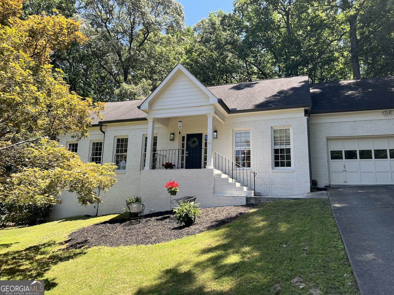 152 Oakwood Hills Drive - Photo 1
