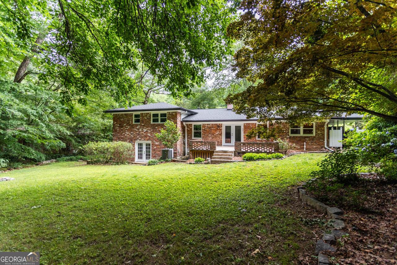 1025 Vistavia Circle - Photo 1