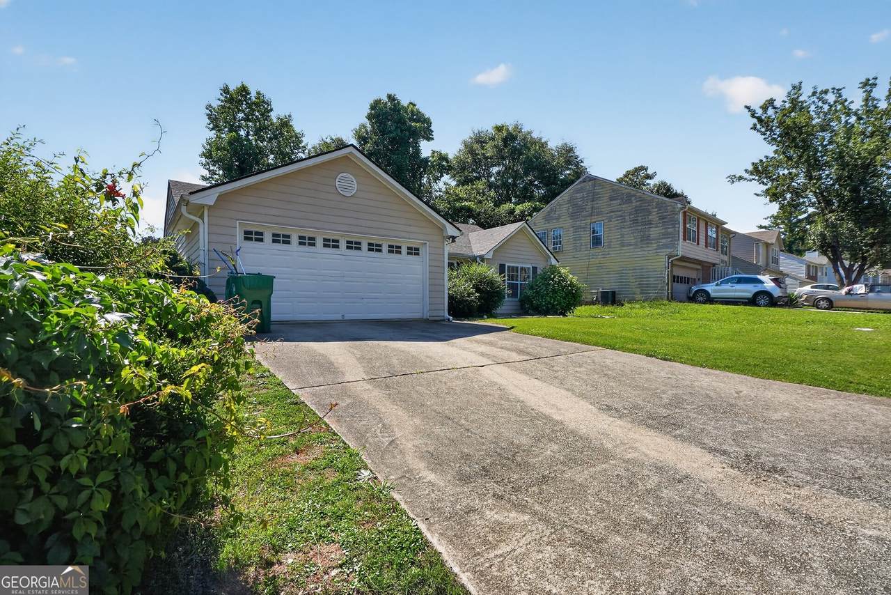 3235 Hunters Crossing Point - Photo 1