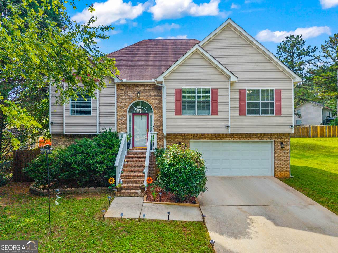 242 Birch Circle - Photo 1