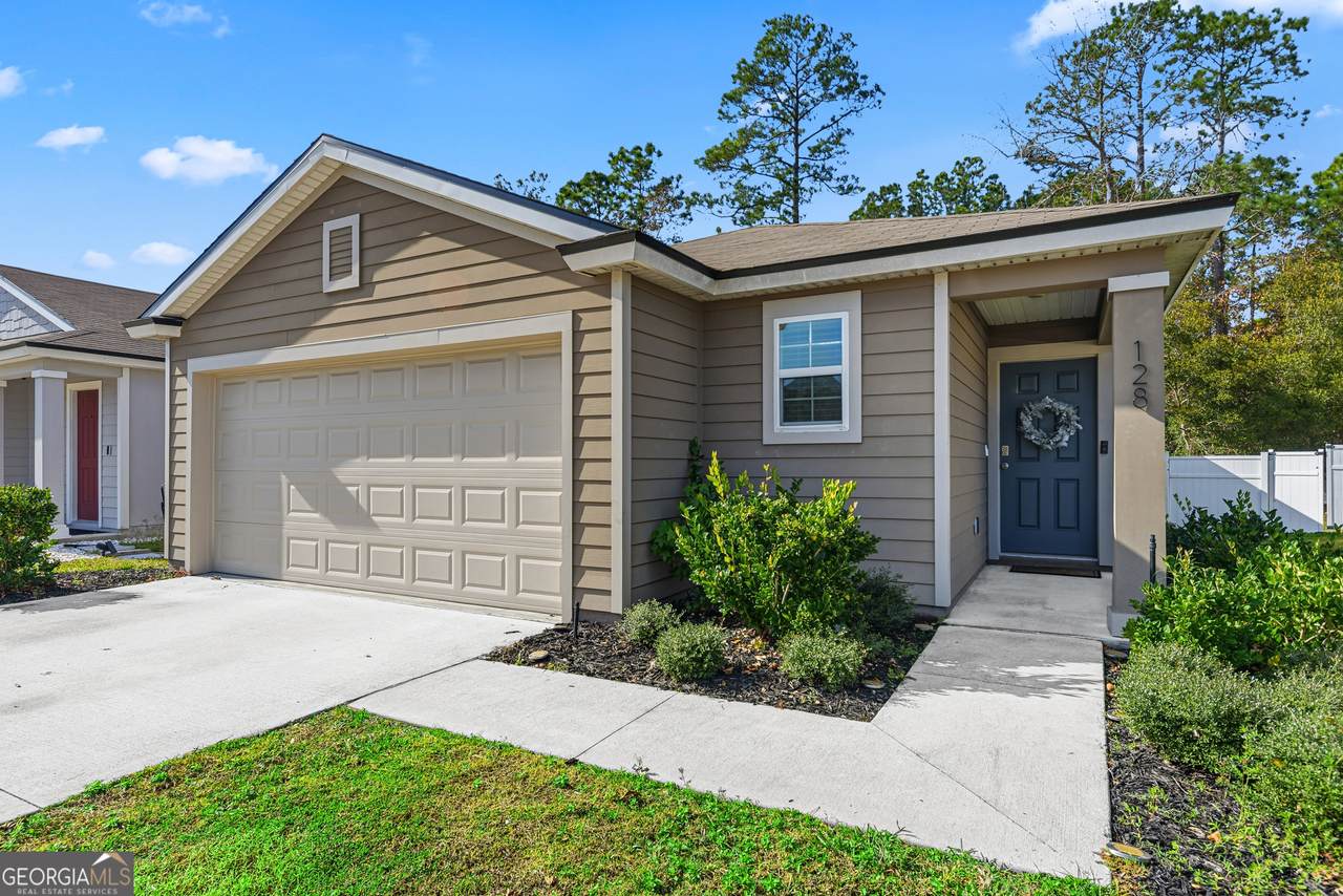 128 Ashwood Circle - Photo 1