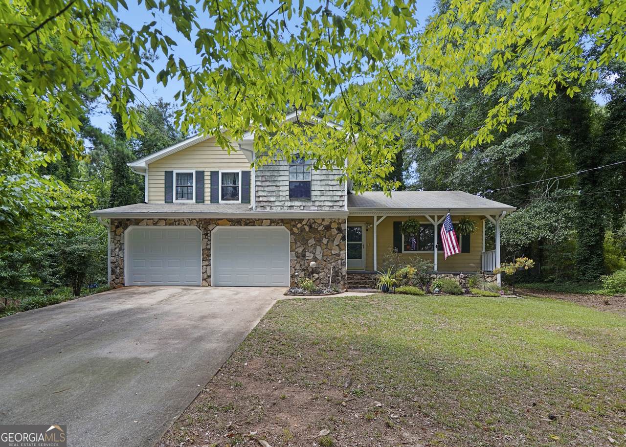 131 Jennifer Lane - Photo 1